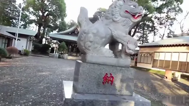 Amateur Asian woman gives blowjob in a secluded spot